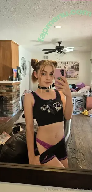 Juniper Ren / PlaywithJuni / Pup_JuniperRen / juni_thepuppy nude photo #0815