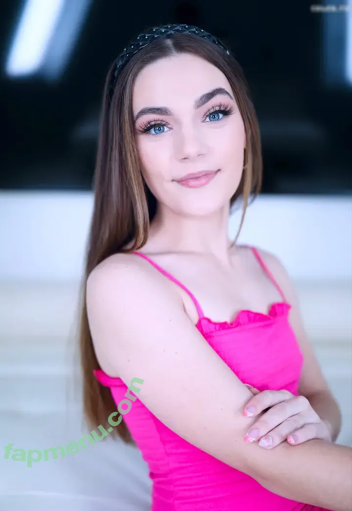 Juniper Ren nude photo #0583 (PetiteComer / PlaywithJuni / juni_thepuppy / pup_juniperren)