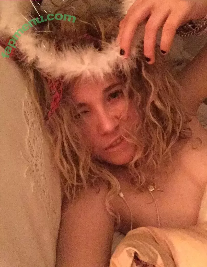 Juno Temple nude photo #0186 (junotemple)