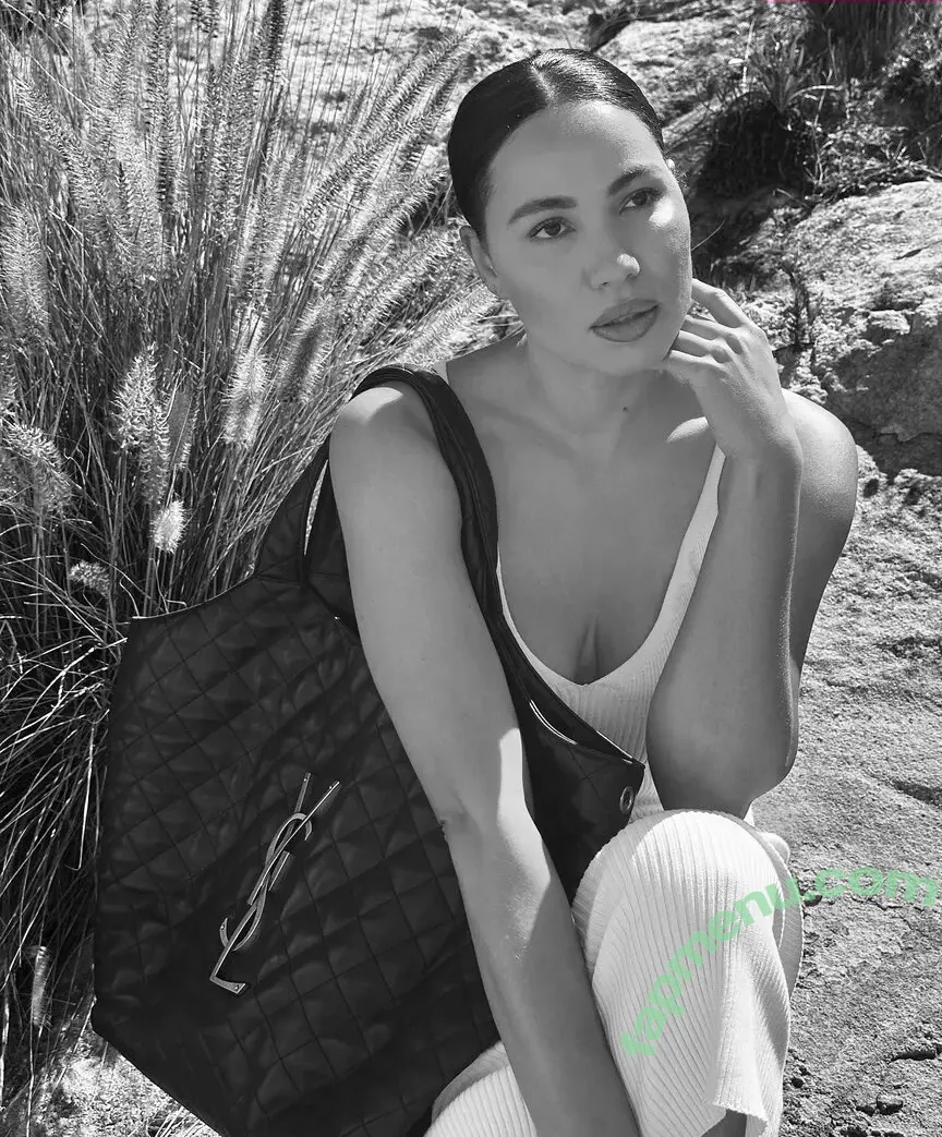 Jurnee Smollett nude photo #0568 (jurneesmollett)