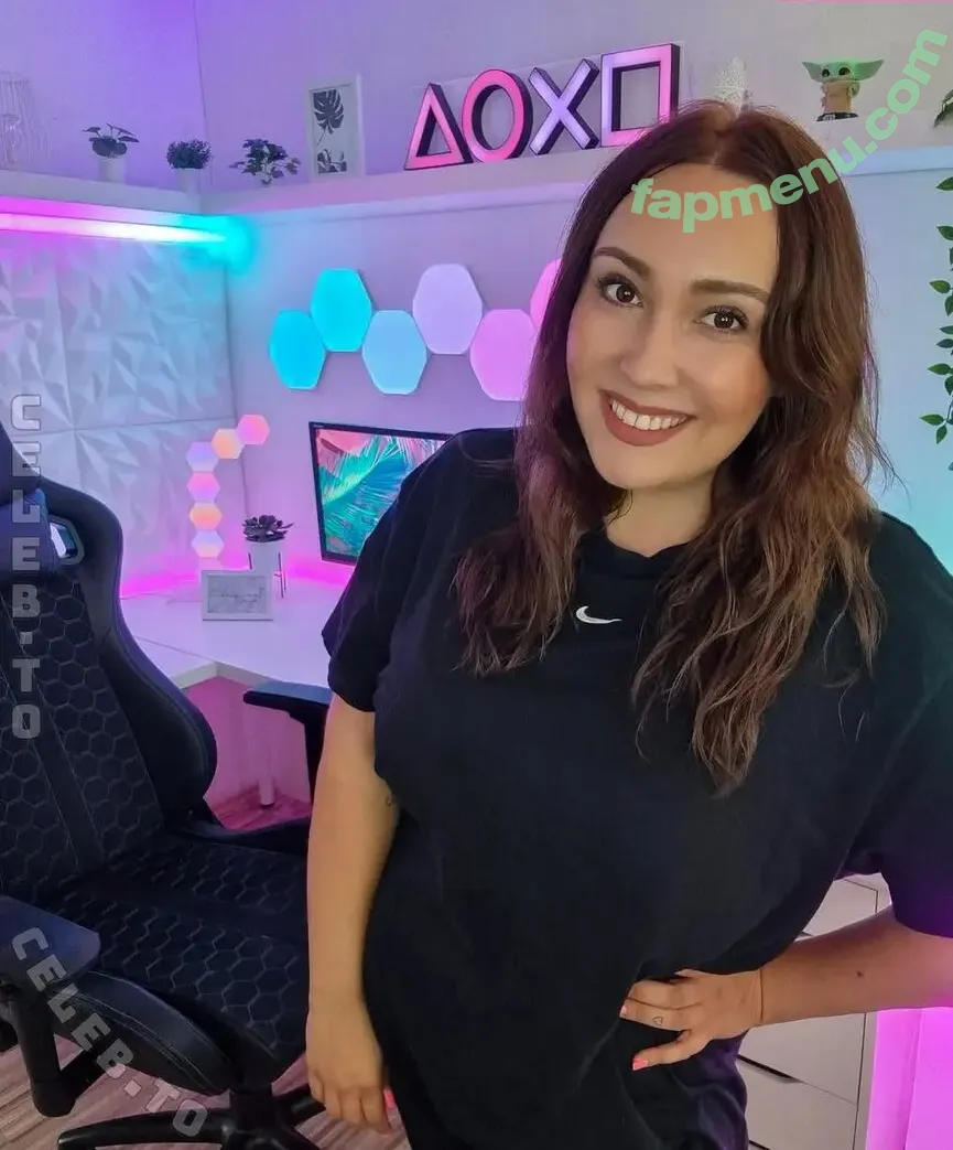 just.a.gamergirl nude photo #0017 (just.a.jessy)