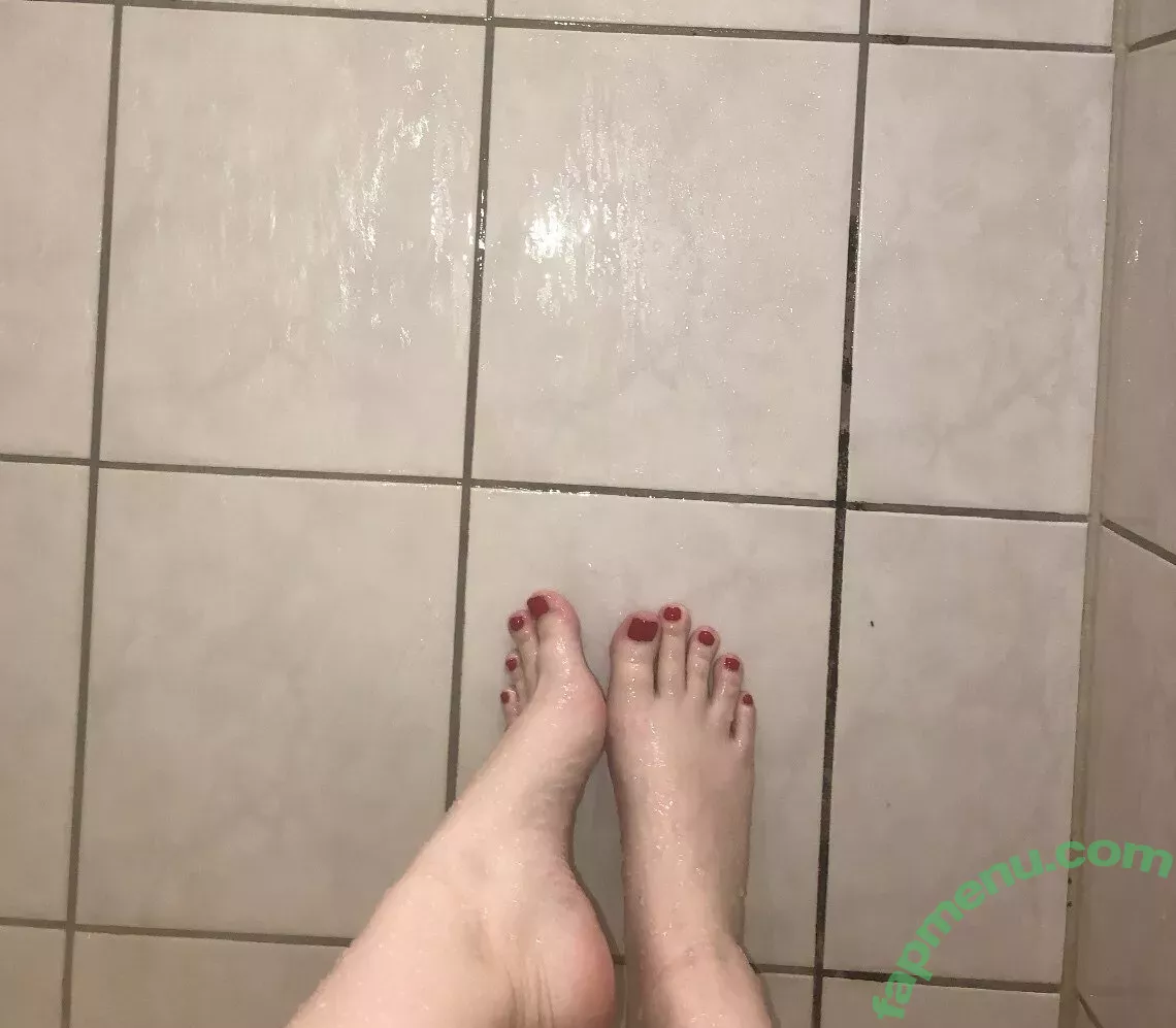 just_me_and_my_feet nude photo #0003 (ccandherfeet)