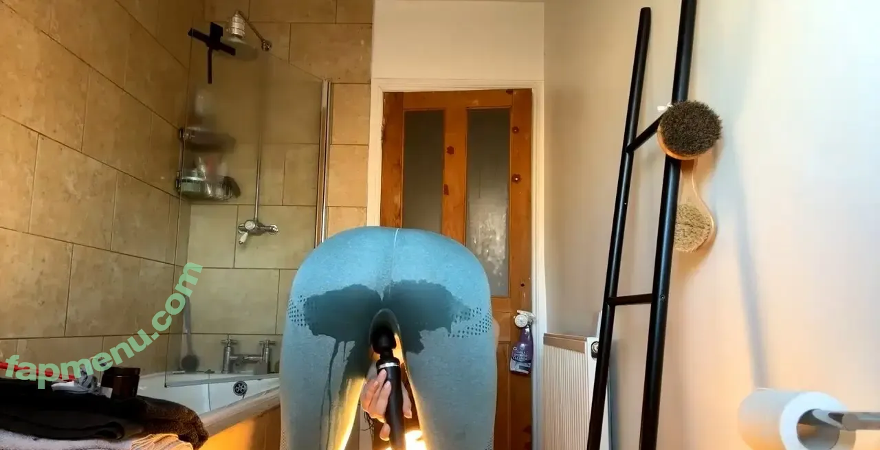 justbecauseiloveit nude photo #0502 (justBILI / the_new_jew_review)