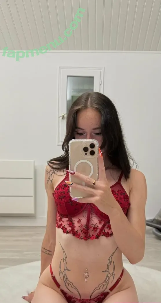 justemmamoooon nude photo #0081 (emmaloveee__)