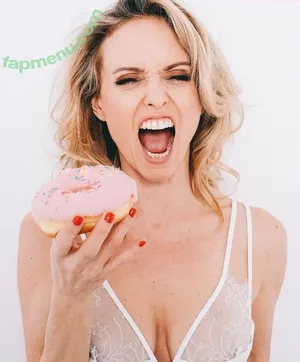 Justine Mattera / justineelizabethmattera nude photo #0136