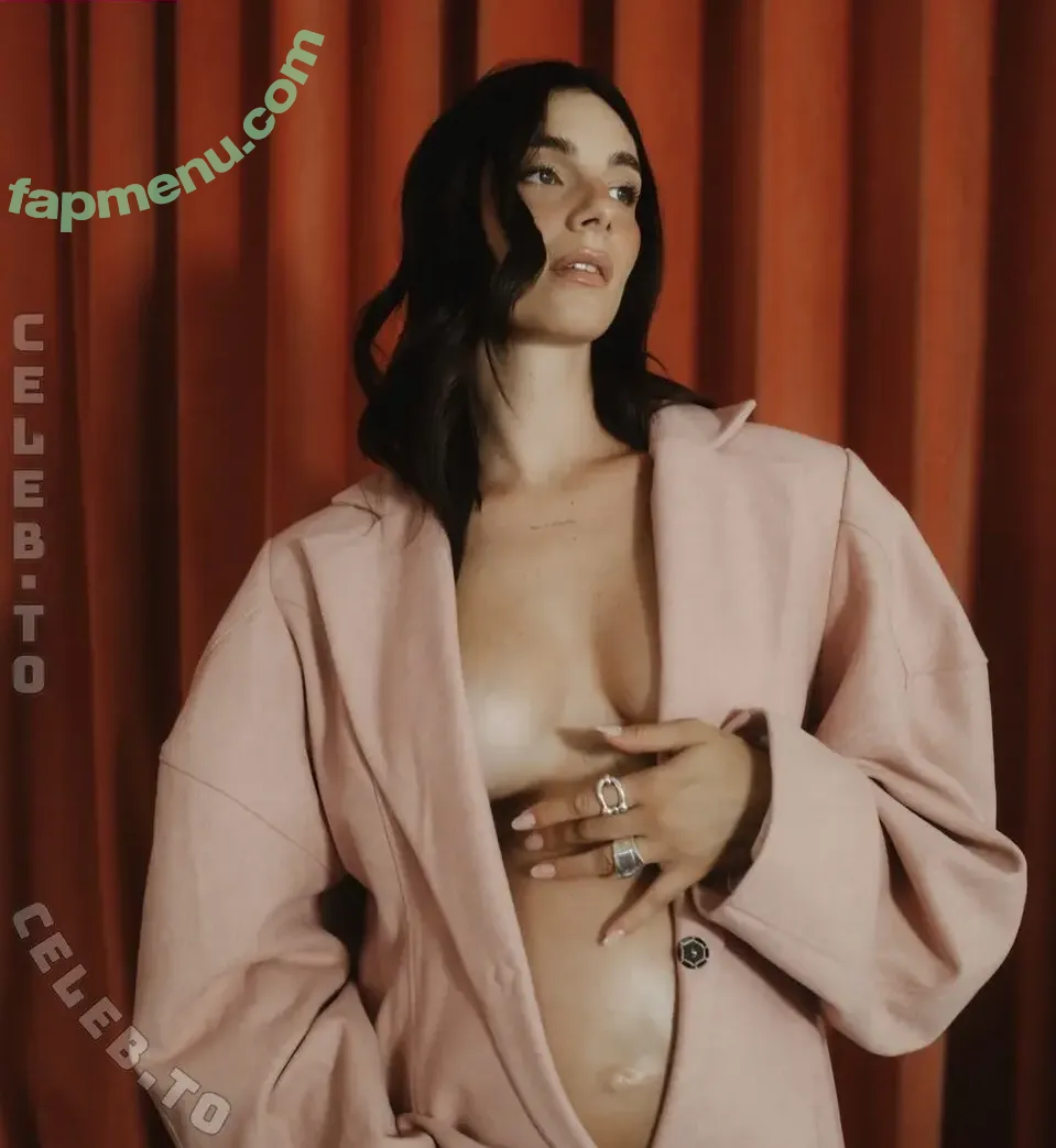 justineschlue nude photo #0032 (justineschluetter)