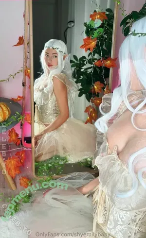 Justkitty18 / heyits_valeria / shyemilybaby nude photo #0031