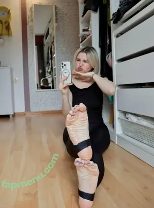 justmariisfeetofficial / Mariis / justmariisfeet nude photo #0029