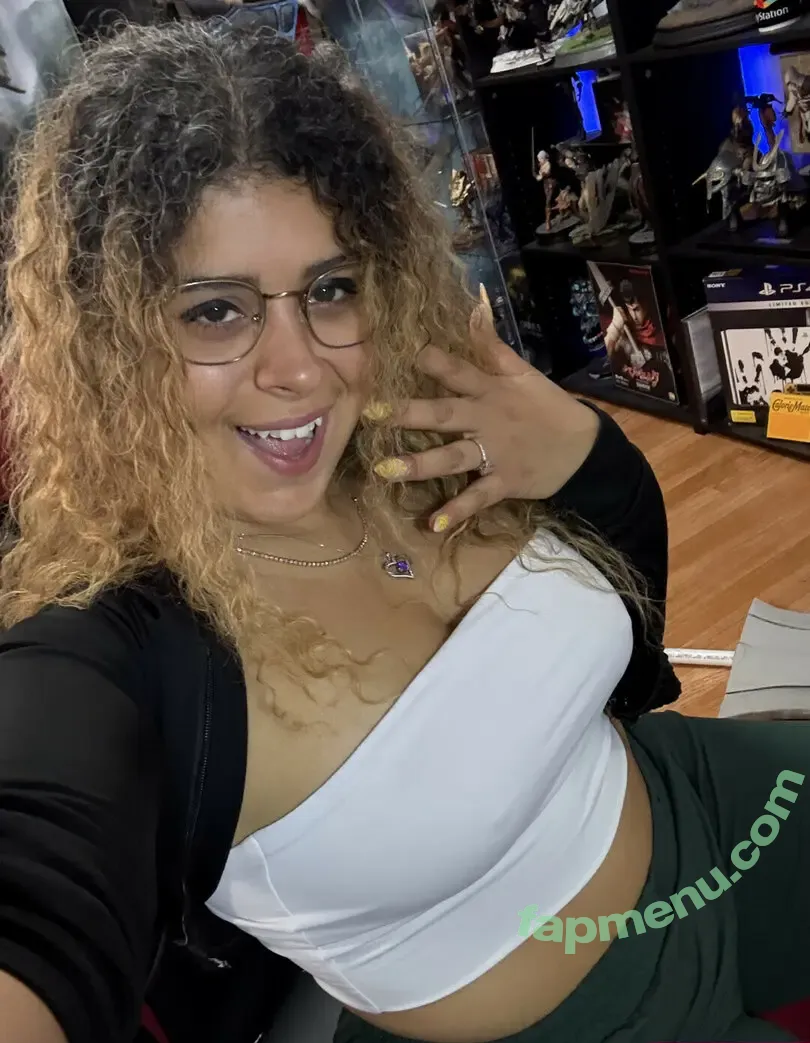 JustYeliz nude photo #0276 (yesjulz)