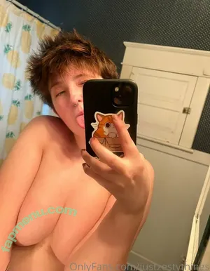 justzestythings / justzestythings.backup nude photo #0015