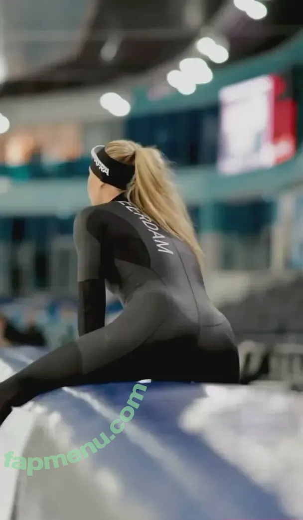 Jutta Leerdam nude photo #0471 (juttaleerdam / juttaleerdam_)