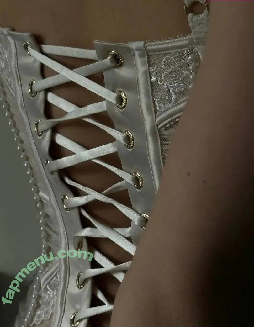 Juultje Tieleman nude photo #0033 (juultjetieleman)