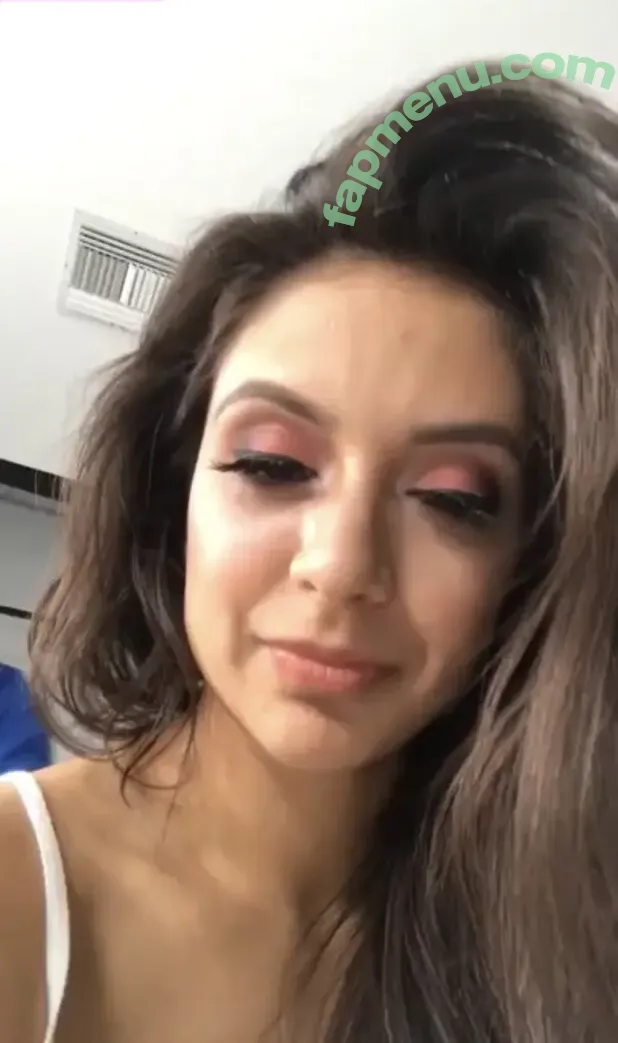 Jynx Maze nude photo #0627 (jynx_maze / jynxiemazie / realjynxmazecut)