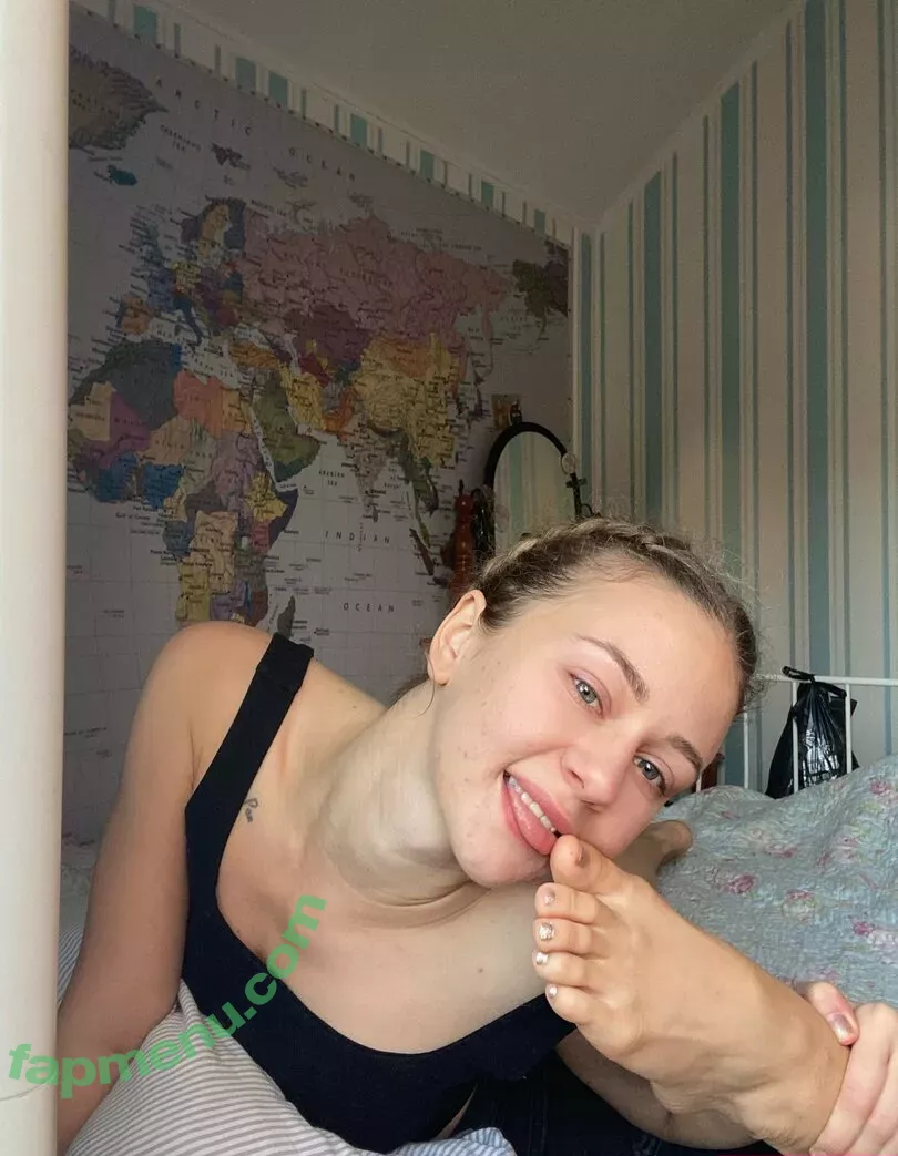 k.flexiblefeet nude photo #0012 (kseniafeet)