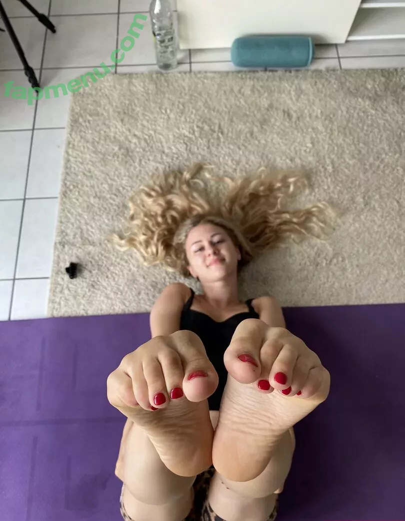 k.flexiblefeet nude photo #0119 (kseniafeet)