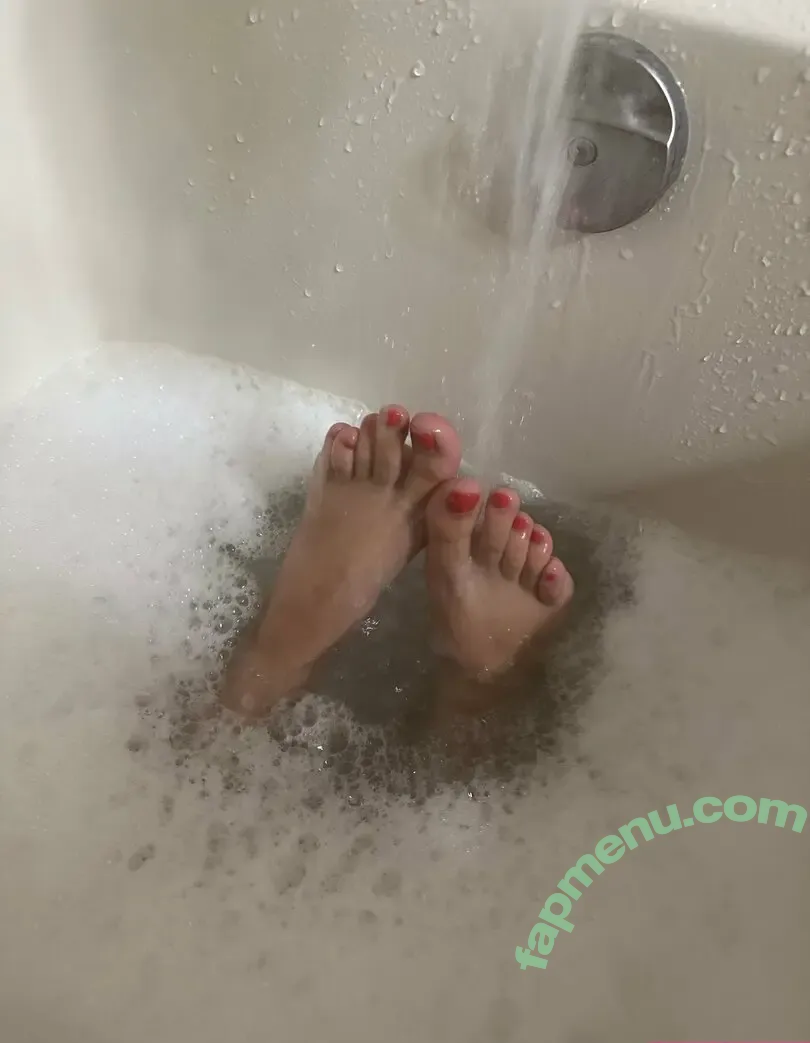 k1mayfeetz nude photo #0001 (k1mayfeetz)