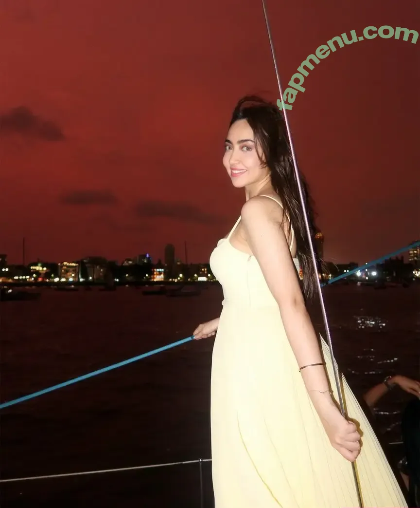 Kaashvi Hiranandani nude photo #0001 (kaaashvi)