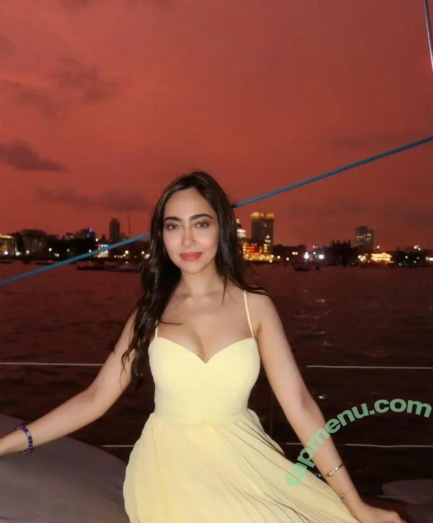 Kaashvi Hiranandani nude photo #0002 (kaaashvi)