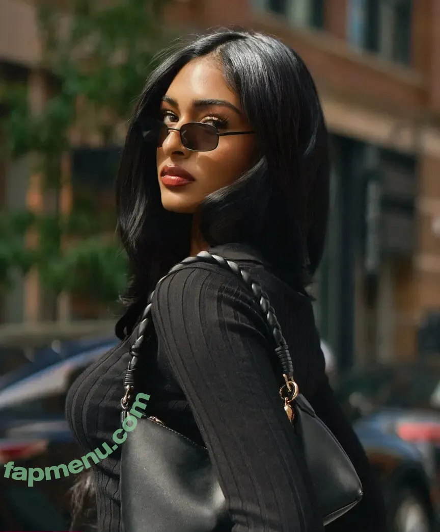 Kaaviya Sambasivam nude photo #0122 (kaavikiwi)