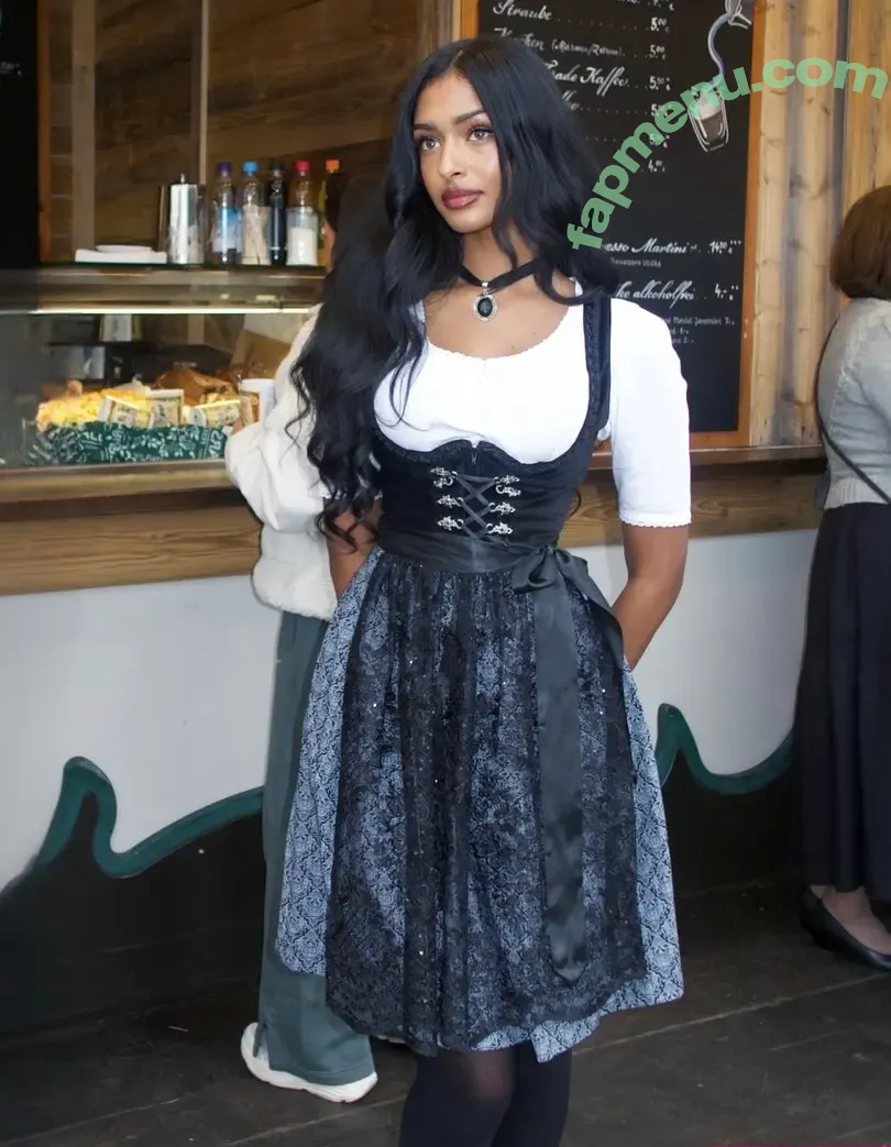 Kaaviya Sambasivam nude photo #0133 (kaavikiwi)