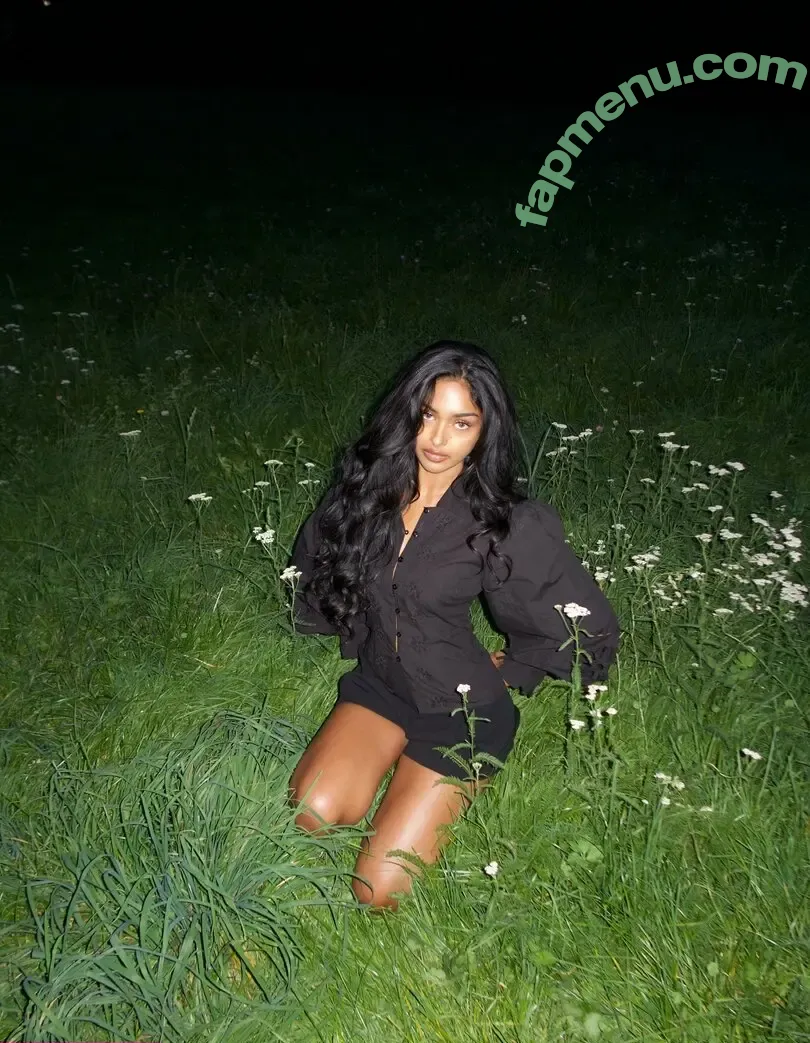 Kaaviya Sambasivam nude photo #0134 (kaavikiwi)