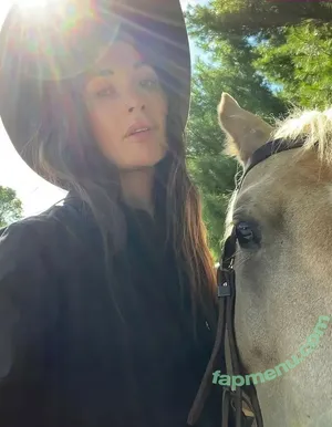 Kacey Musgraves / heavenlyyhazel / spaceykacey nude photo #0374