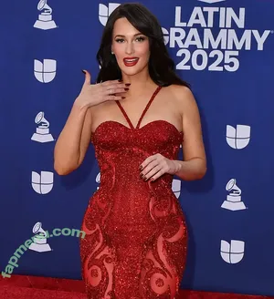 Kacey Musgraves / heavenlyyhazel / spaceykacey nude photo #0429