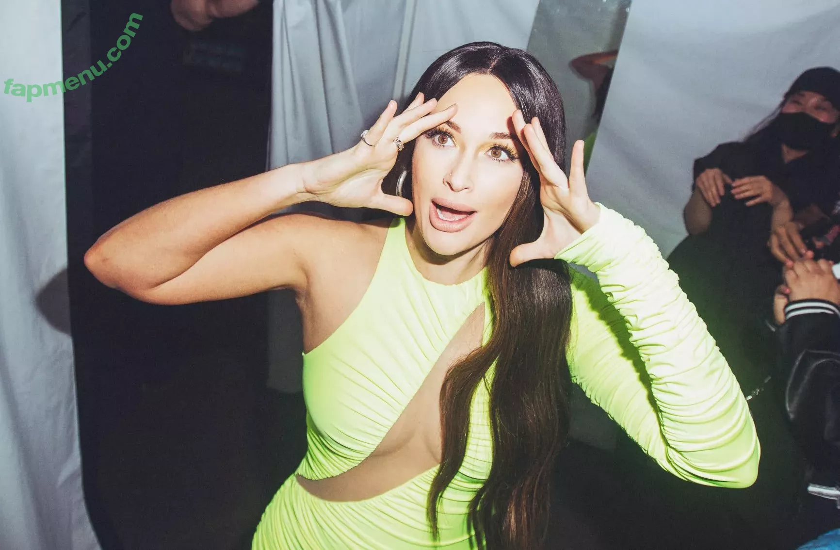 Kacey Musgraves nude photo #0006 (heavenlyyhazel / spaceykacey)