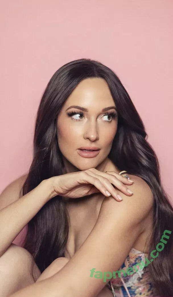 Kacey Musgraves nude photo #0181 (heavenlyyhazel / spaceykacey)