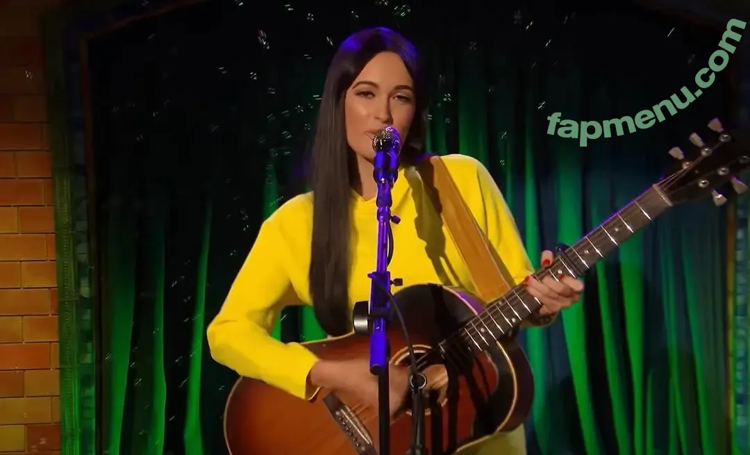 Kacey Musgraves nude photo #0306 (heavenlyyhazel / spaceykacey)