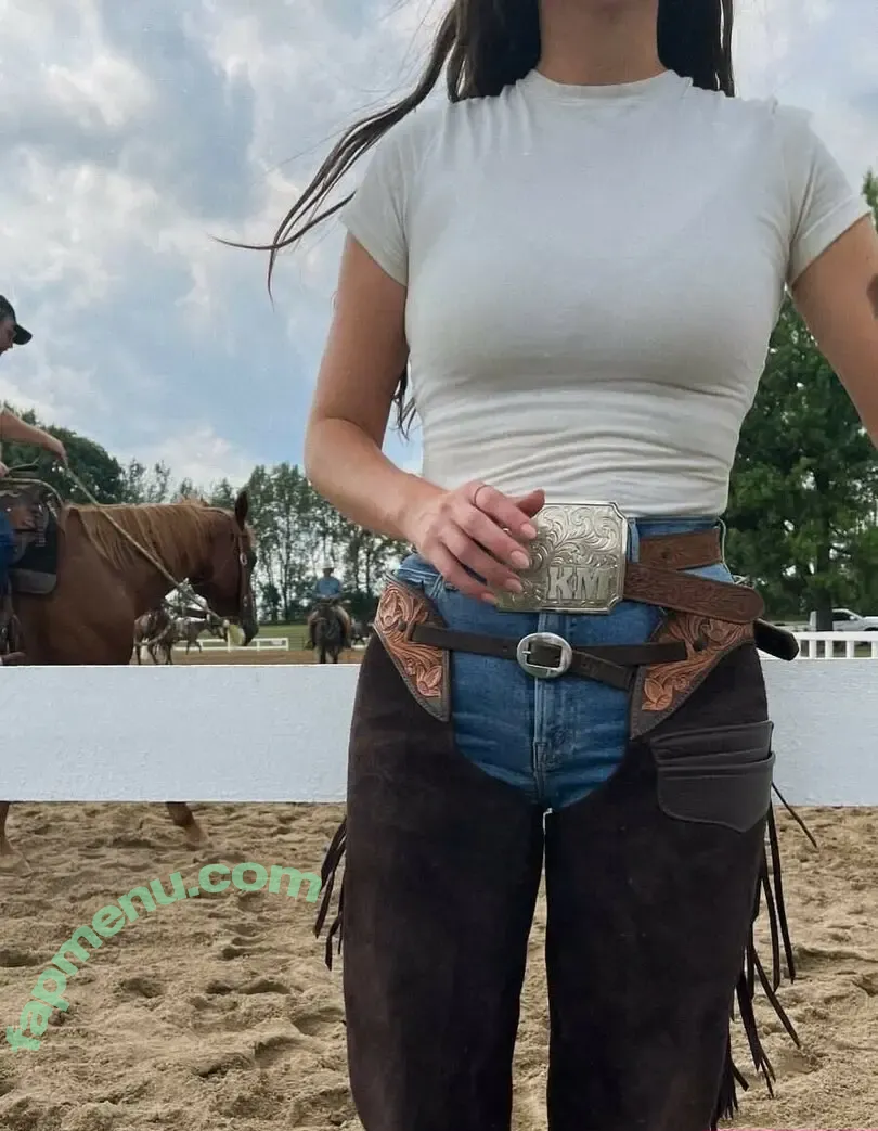Kacey Musgraves nude photo #0369 (heavenlyyhazel / spaceykacey)