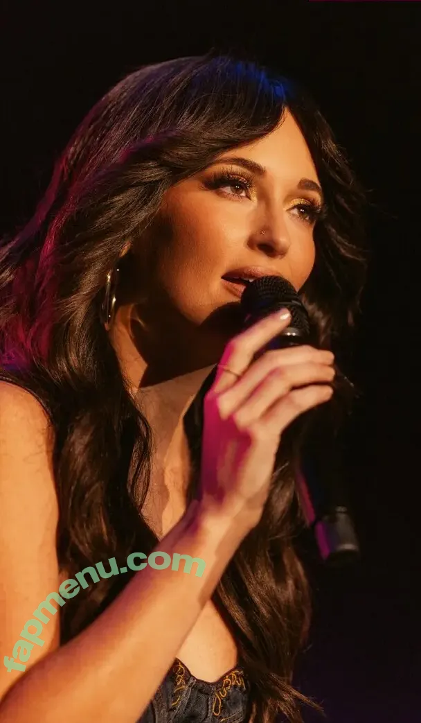 Kacey Musgraves nude photo #0384 (heavenlyyhazel / spaceykacey)
