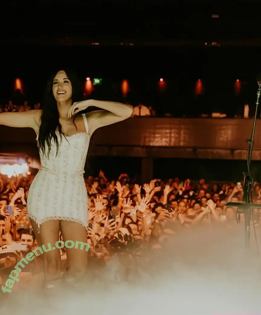 Kacey Musgraves nude photo #0391 (heavenlyyhazel / spaceykacey)