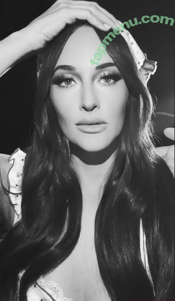 Kacey Musgraves nude photo #0402 (heavenlyyhazel / spaceykacey)