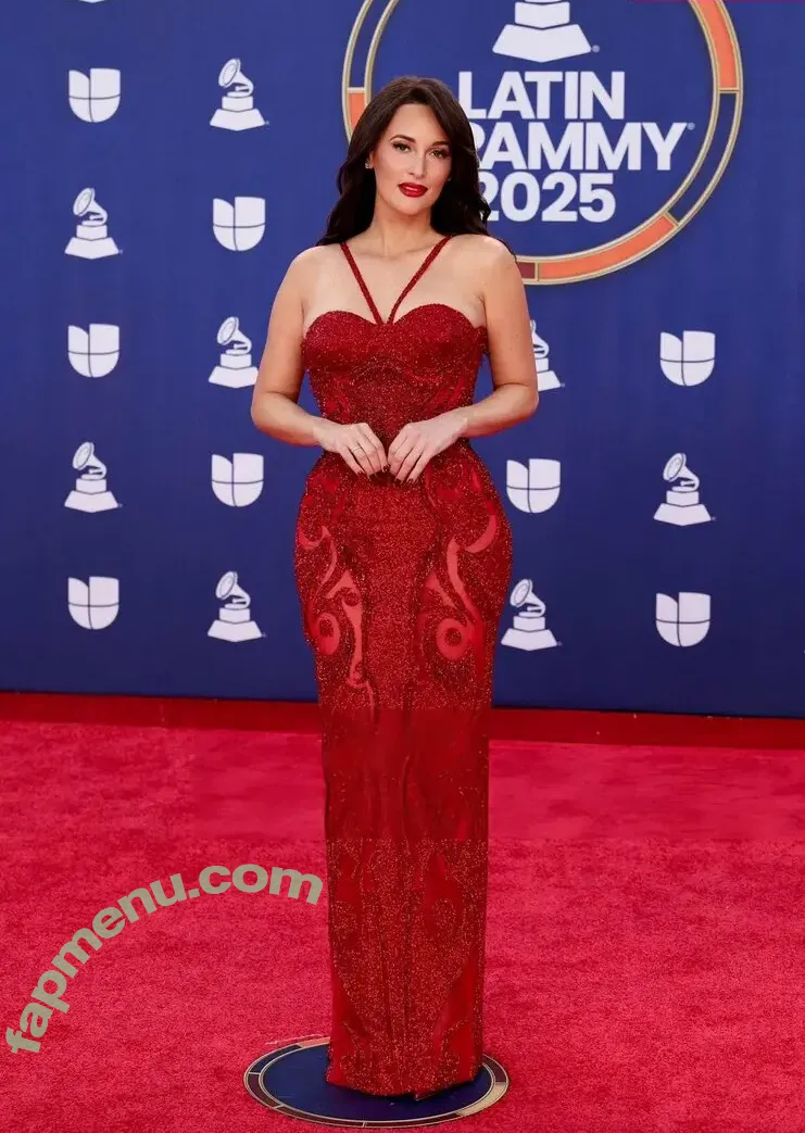 Kacey Musgraves nude photo #0420 (heavenlyyhazel / spaceykacey)