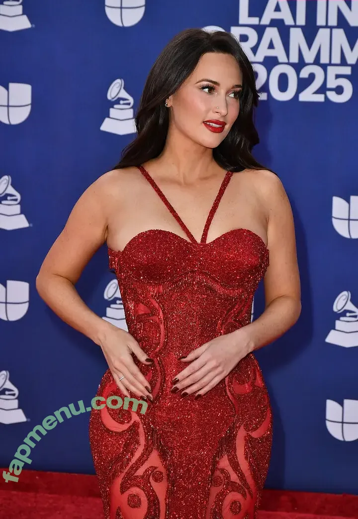 Kacey Musgraves nude photo #0424 (heavenlyyhazel / spaceykacey)