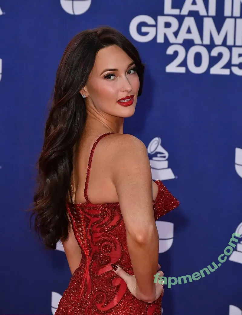 Kacey Musgraves nude photo #0438 (heavenlyyhazel / spaceykacey)