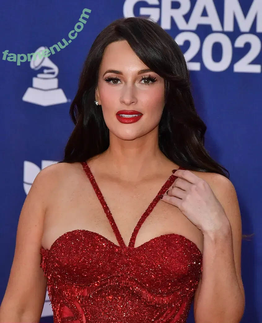 Kacey Musgraves nude photo #0444 (heavenlyyhazel / spaceykacey)