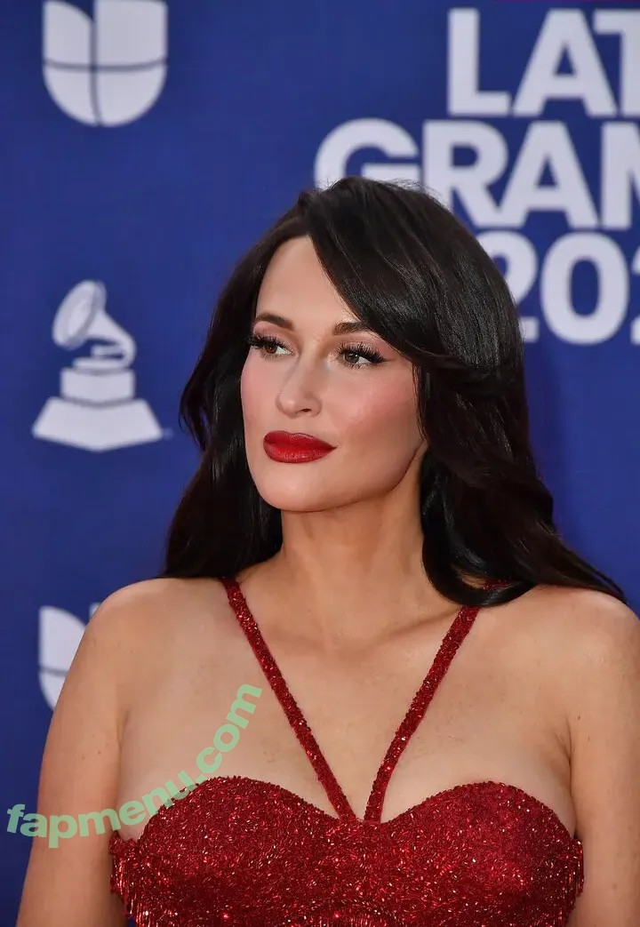 Kacey Musgraves nude photo #0445 (heavenlyyhazel / spaceykacey)