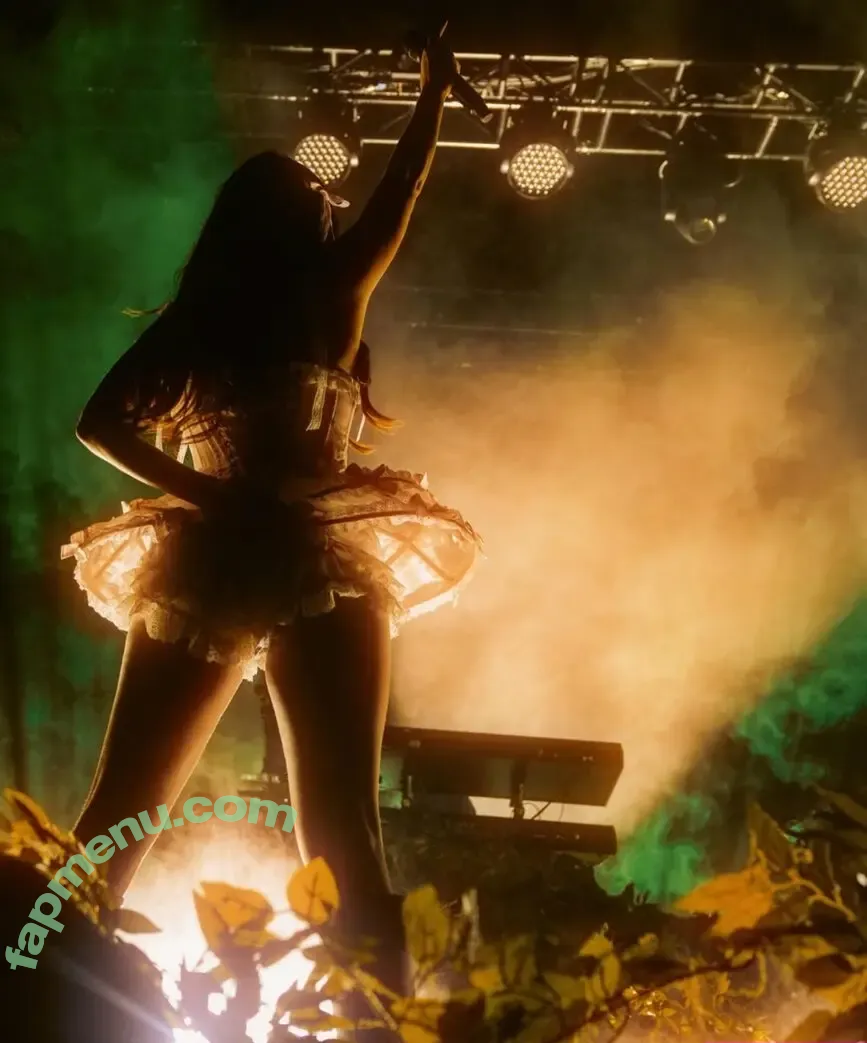 Kacey Musgraves nude photo #0467 (heavenlyyhazel / spaceykacey)