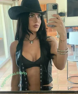 Kaeyra nude photo #0001
