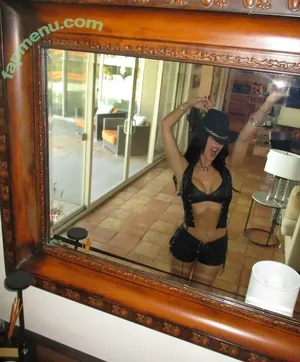 Kaeyra nude photo #0003