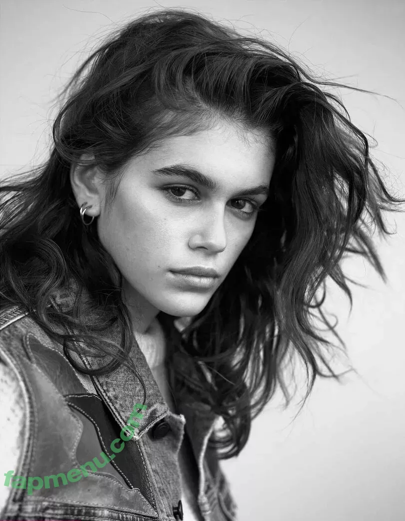 Kaia Gerber nude photo #0378 (KaiaGerber)