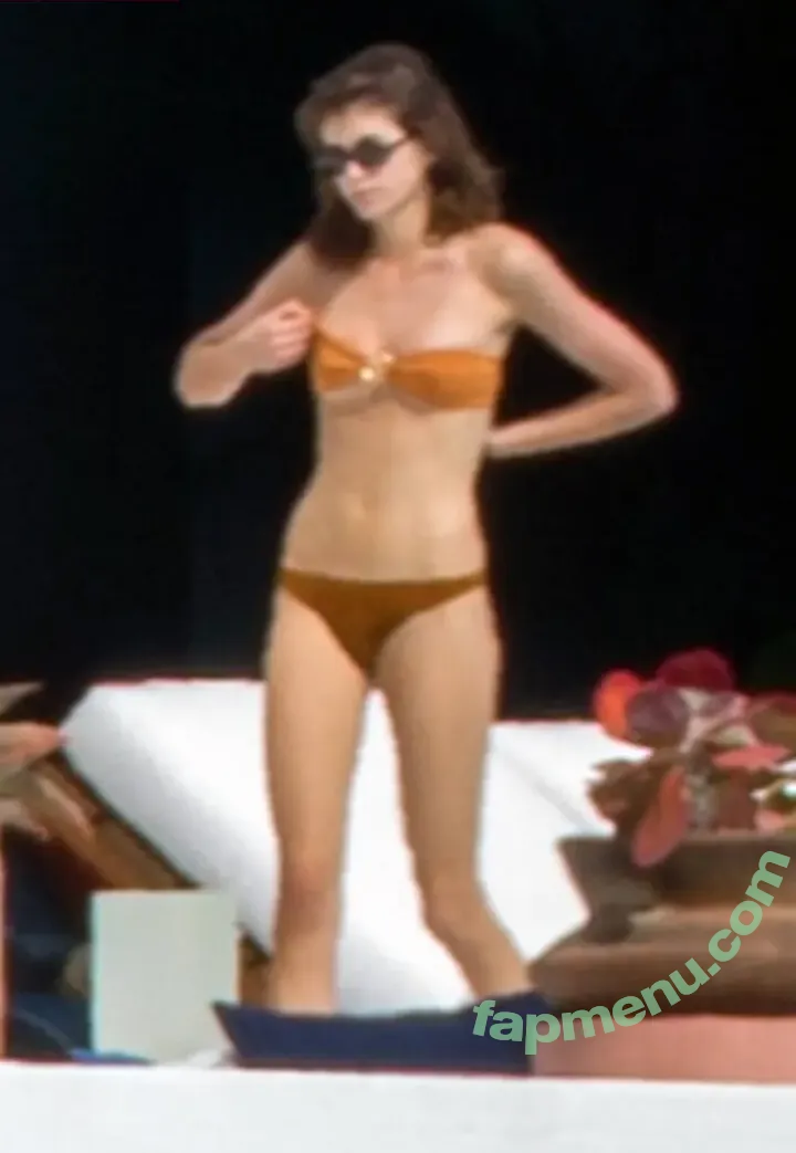 Kaia Gerber nude photo #1024 (KaiaGerber)