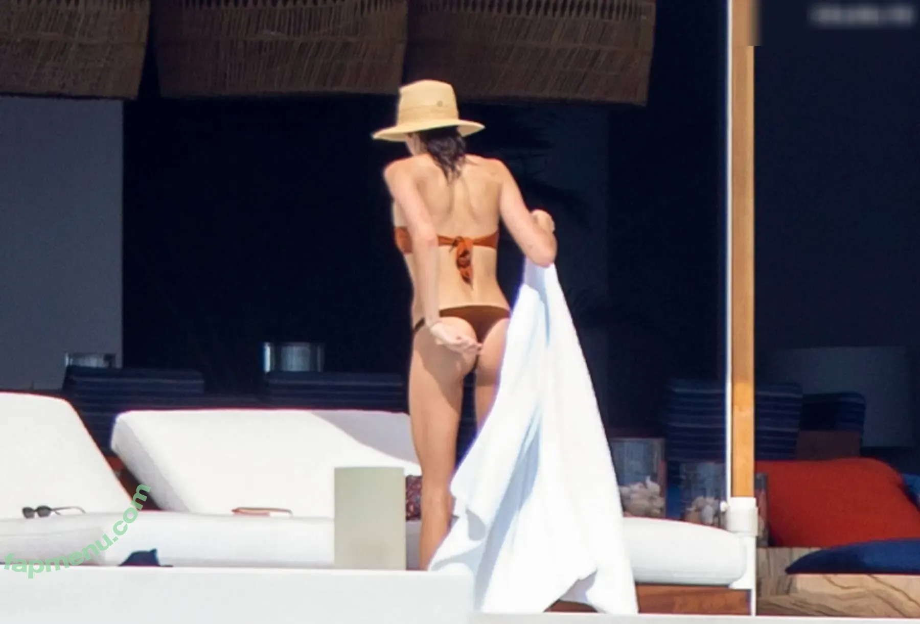Kaia Gerber nude photo #1027 (KaiaGerber)