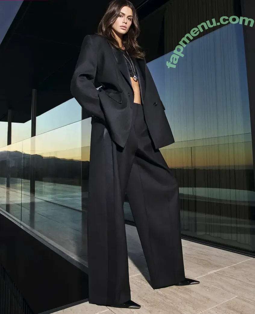 Kaia Gerber nude photo #1191 (KaiaGerber)