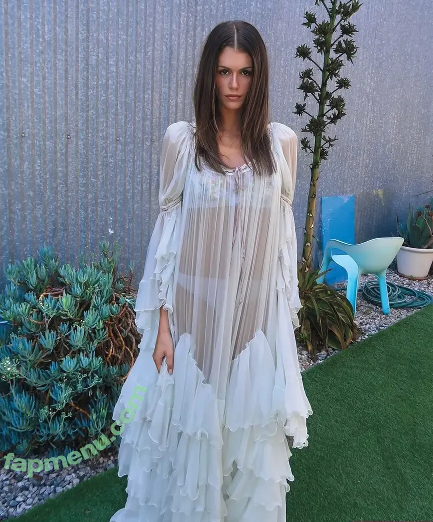 Kaia Gerber nude photo #1217 (KaiaGerber)