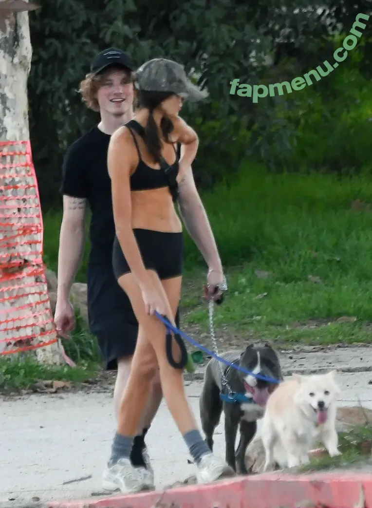 Kaia Gerber nude photo #1238 (KaiaGerber)