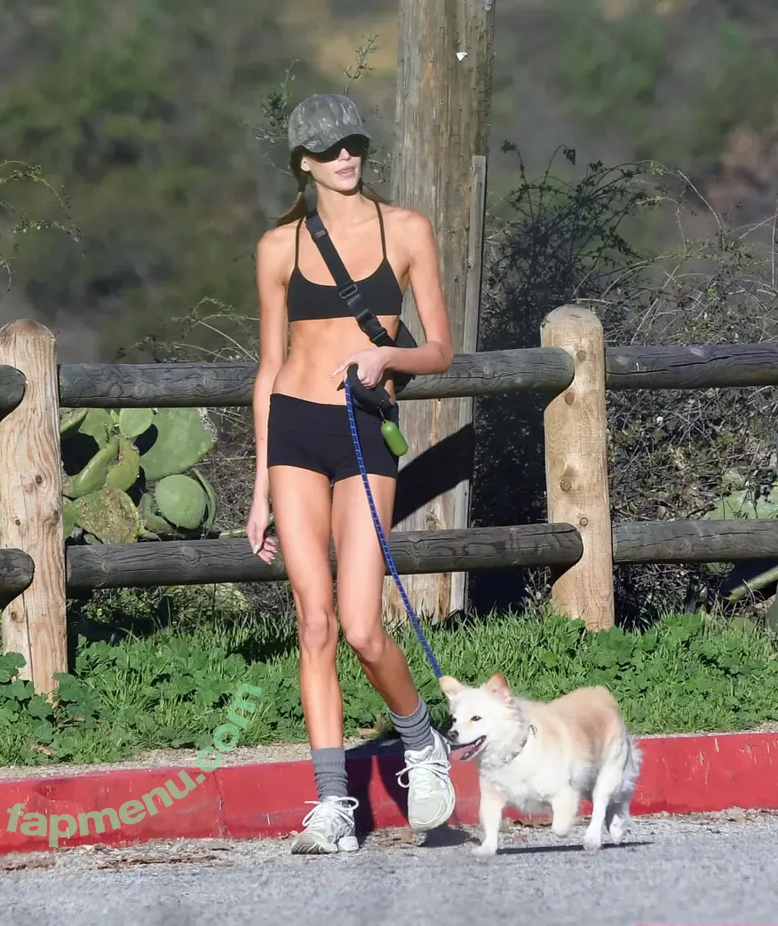 Kaia Gerber nude photo #1243 (KaiaGerber)
