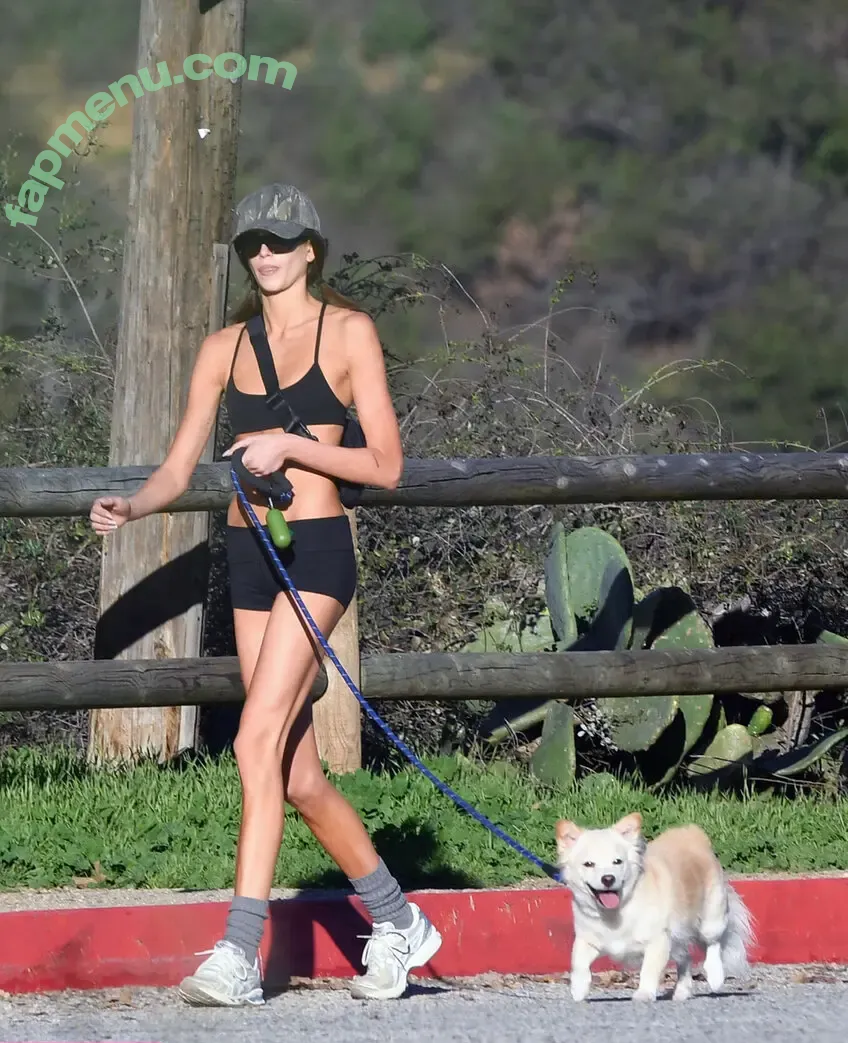 Kaia Gerber nude photo #1248 (KaiaGerber)